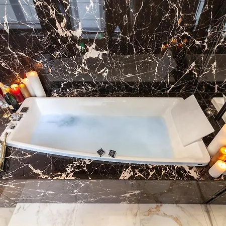 Aristo Jacuzzi * Lviv