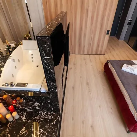 Aristo Jacuzzi * Lviv