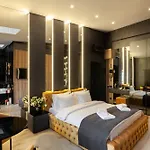 Aristo Jacuzzi Hotel *