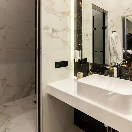 Aristo Jacuzzi * 리비프