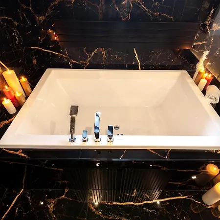 호텔 Aristo Jacuzzi