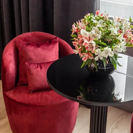 Aristo Jacuzzi Hotel Lviv