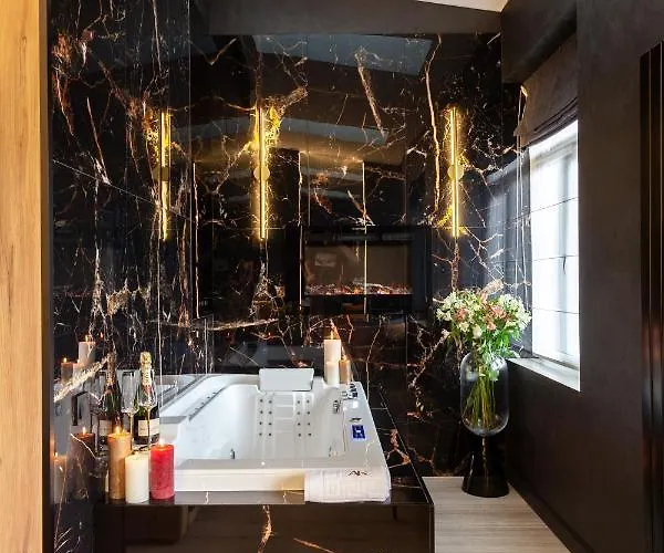 Aristo Jacuzzi * Λβιβ