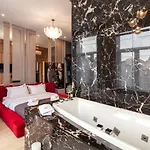 Aristo Jacuzzi Hotel Lviv