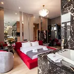 Aristo Jacuzzi Hotel Lviv