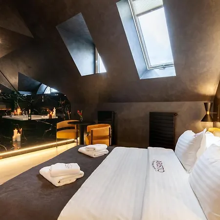 Aristo Jacuzzi *