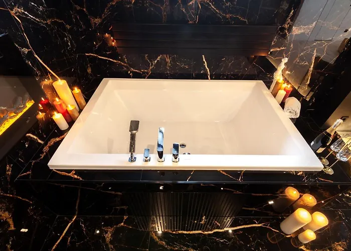 Отель Aristo Jacuzzi